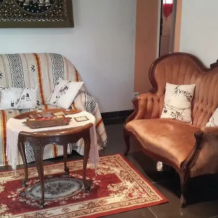 Lovely House Apartment *